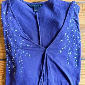 Rock & Republic Blue Galaxy Stars V-Neck Raw Hem Knit T-Shirt Top
